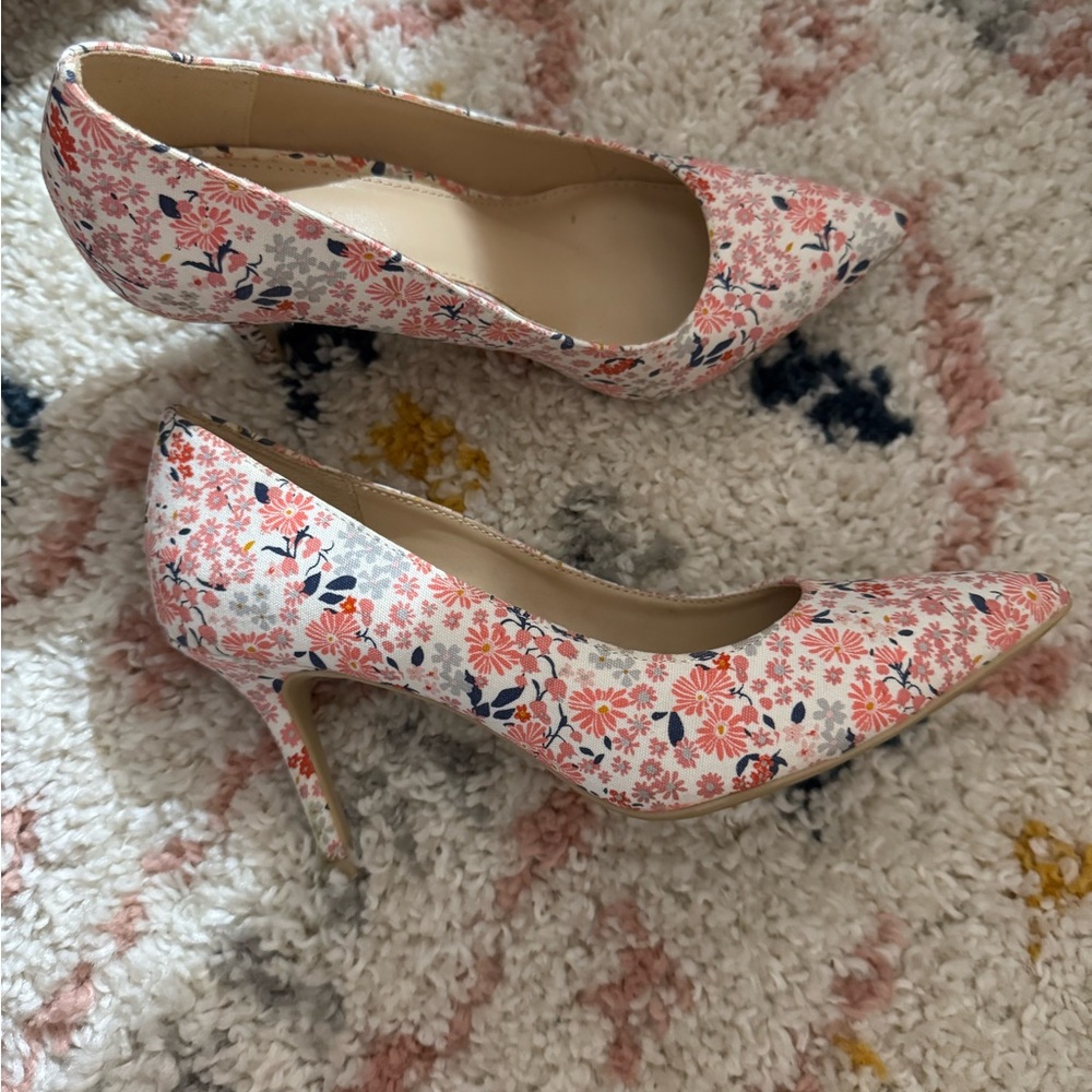 Old navy floral patterned heels